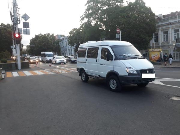 Под колеса коммерческого грузовика попала велосипедистка в Ставрополе